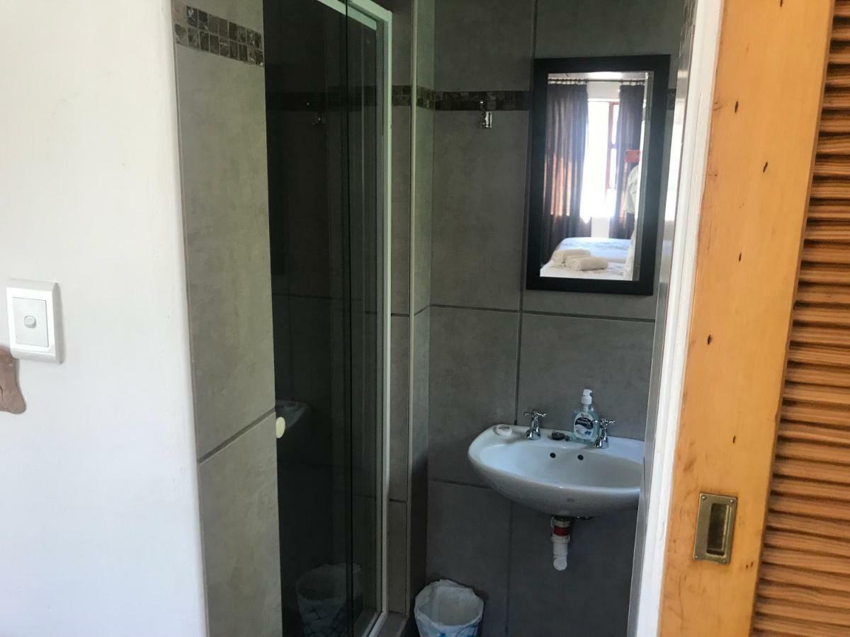 Towerzicht Guest House لاديسميث المظهر الخارجي الصورة